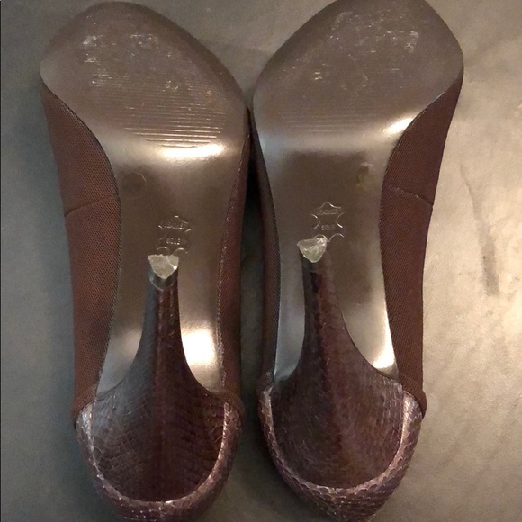 BCBGIRLS Brown Leather Heels size 8B - Picture 5 of 8